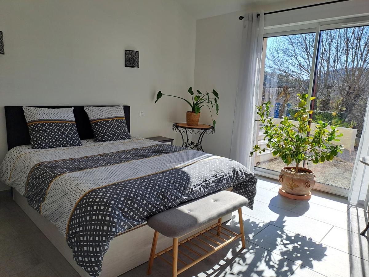Chambre D'Hotes Chez Jessica Et Pascal Bed & Breakfast Barjols Bagian luar foto